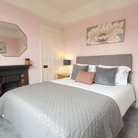Hartoft St - 2 Bed Near River يورك المظهر الخارجي الصورة