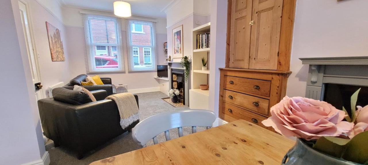 Hartoft St - 2 Bed Near River يورك المظهر الخارجي الصورة